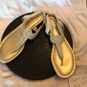 Beautiful Bright Bandolino Silver Sandals Size 9.5M